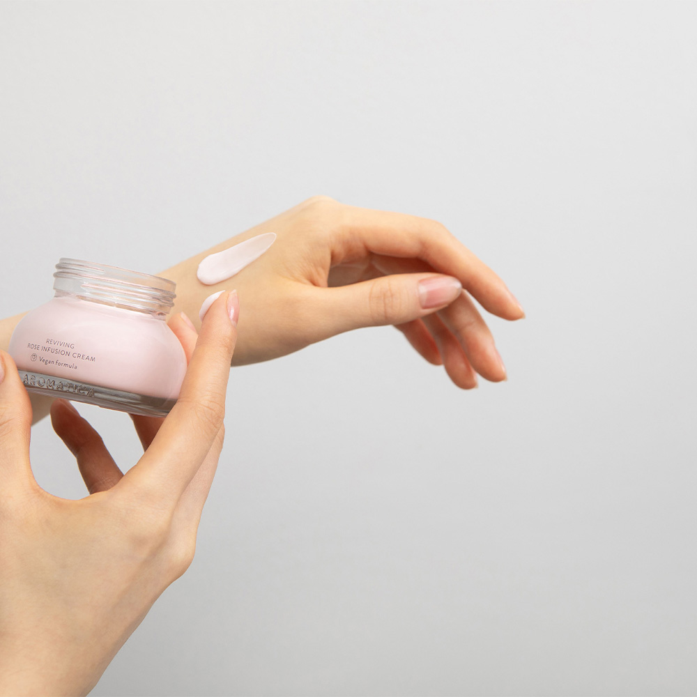 REVIVING ROSE INFUSION CREAM3