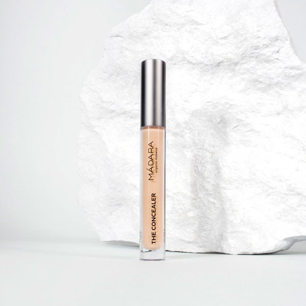 Mádara-The-Concealer-35-Honey-2